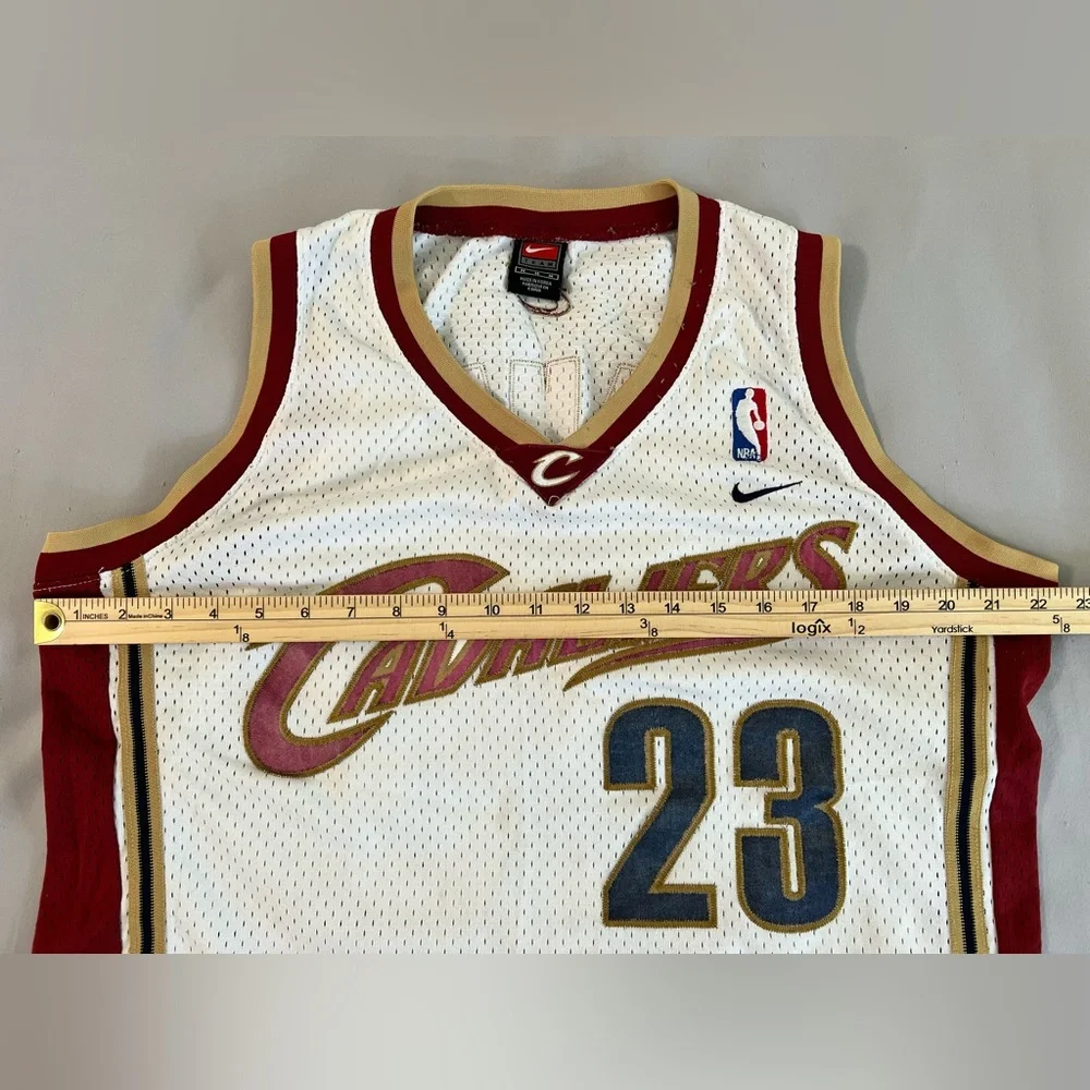 VTG Nike NBA Swingman‎ Mens Cleveland Cavaliers LeBron James Jersey Sz Medium